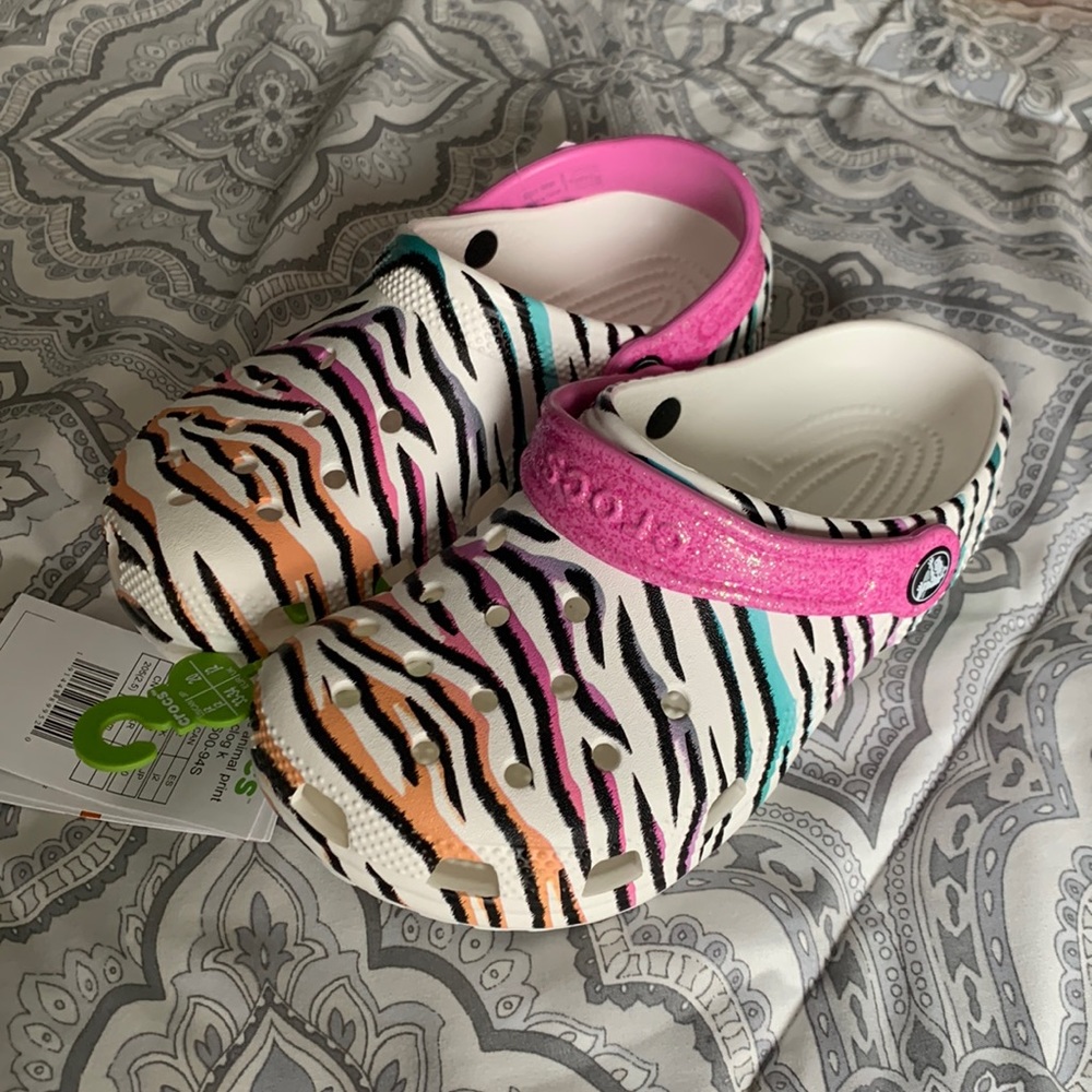 NWT - Kids Crocs Animal Print Size 2